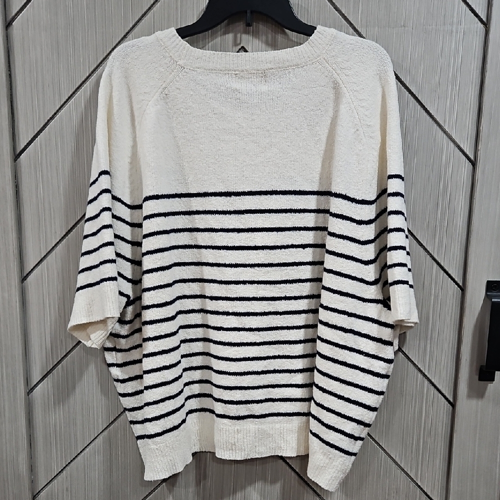 Universal Thread Cream Textured Sweater - Picture 3 of 3